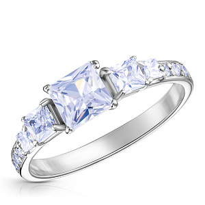 Кольцо из серебра с фианитом