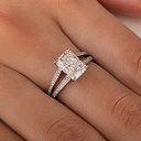 Кольцо из белого золота с бриллиантами