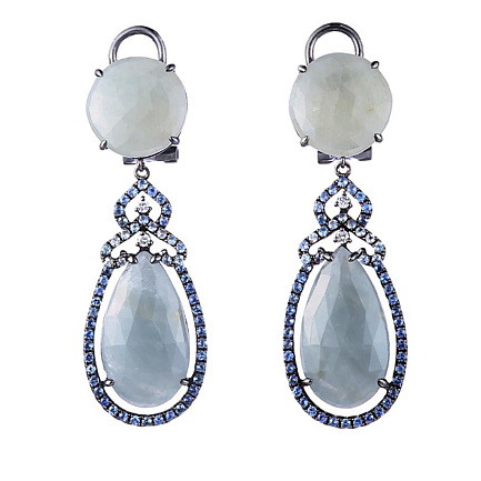 Серьги из золота с бриллиантами, корундами