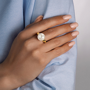 Кольцо из желтого золота с жемчугом