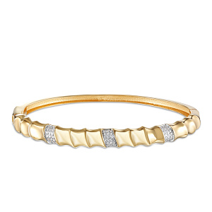 Браслет жесткий из красного золота с фианитом