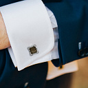 Запонки из белого золота с эмалью