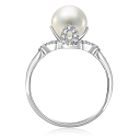 Кольцо из белого золота с жемчугом, фианитом