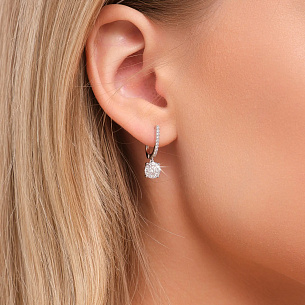 Серьги из белого золота с бриллиантом