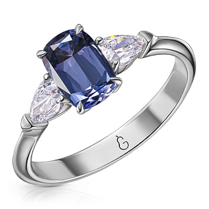 Кольцо из белого золота с бриллиантом