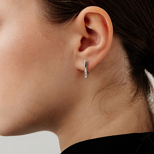 Серьги с английским замком из серебра с бриллиантами