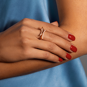 Кольцо из красного золота с бриллиантами, перламутром