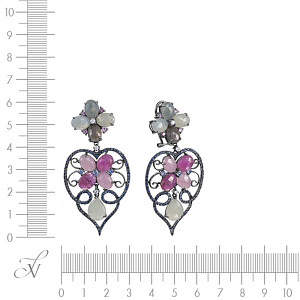 Серьги из золота с бриллиантами, корундами