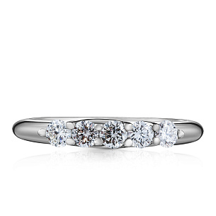 Кольцо из белого золота с бриллиантом