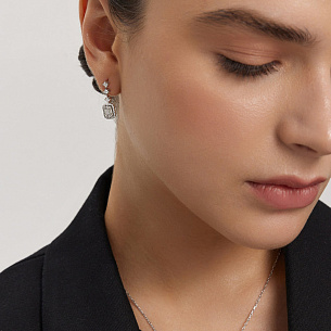 Серьги из белого золота с бриллиантом