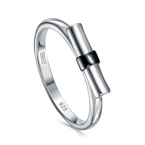 Кольцо из серебра с бриллиантами