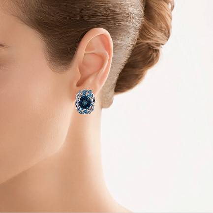 Серьги из белого золота с бриллиантами, сапфирами