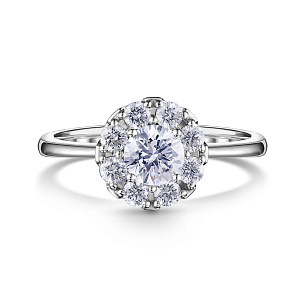 Кольцо из белого золота с бриллиантом