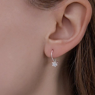 Серьги с французским замком из белого золота с бриллиантом