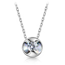 Колье из белого золота с бриллиантом