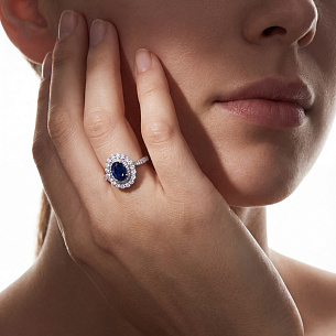 Кольцо из белого золота с бриллиантом