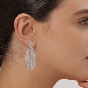 Серьги из белого золота с бриллиантом