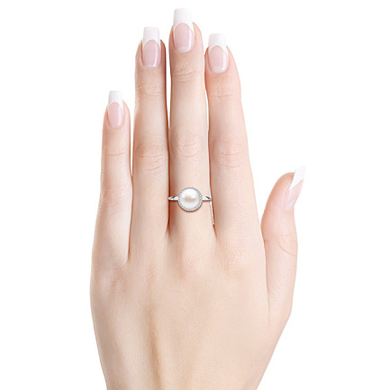 Кольцо с бриллиантами и жемчугом из белого золота
