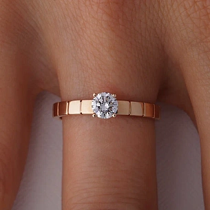 Кольцо из золота с бриллиантом