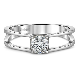 Кольцо из белого золота с бриллиантом