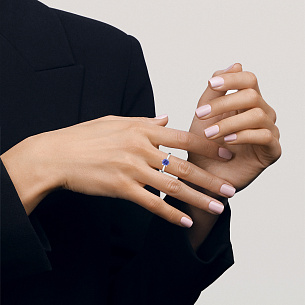 Кольцо из белого золота с танзанитом