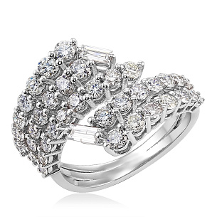 Кольцо из белого золота с бриллиантом