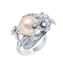 Кольцо из белого золота с бриллиантами, жемчугом