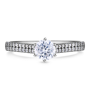 Кольцо из серебра с фианитом