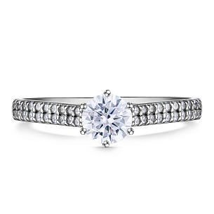 Кольцо из серебра с фианитом