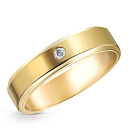 Кольцо обручальное из желтого золота с бриллиантом