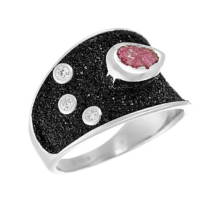 Кольцо из серебра с корундом, фианитами