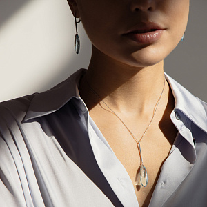 Подвеска из белого золота с бриллиантами, топазом