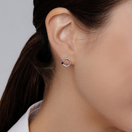 Пусеты из белого золота с сапфирами