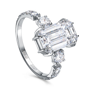 Кольцо из белого золота с бриллиантом