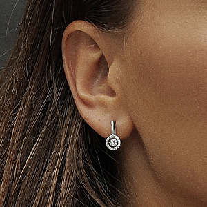 Серьги с английским замком из белого золота с бриллиантами