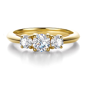 Кольцо из желтого золота с бриллиантом