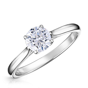 Кольцо из белого золота с бриллиантом