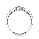 Кольцо обручальное из белого золота с бриллиантом