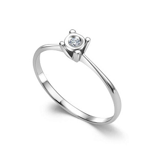 Кольцо из белого золота с бриллиантом