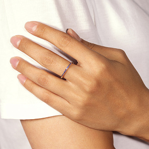 Кольцо из красного золота с сапфирами