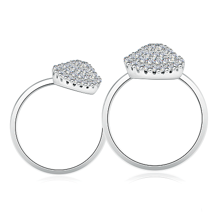 Кольцо из серебра с фианитом