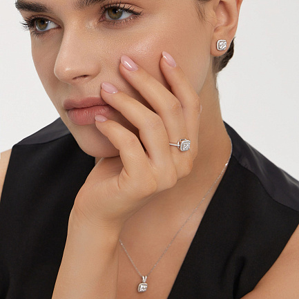 Серьги из белого золота с бриллиантами