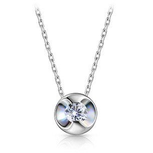 Колье из белого золота с бриллиантом