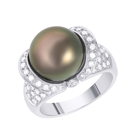 Кольцо из белого золота с бриллиантами, жемчугом