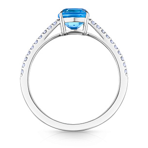 Кольцо из белого золота с бриллиантом