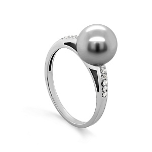 Кольцо из белого золота с бриллиантами, жемчугом