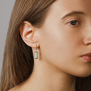 Серьги с английским замком из желтого золота с бриллиантами