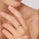 Кольцо из красного золота с бриллиантом