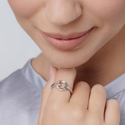 Кольцо из серебра с бриллиантом