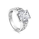 Кольцо из серебра с бриллиантом, фианитами